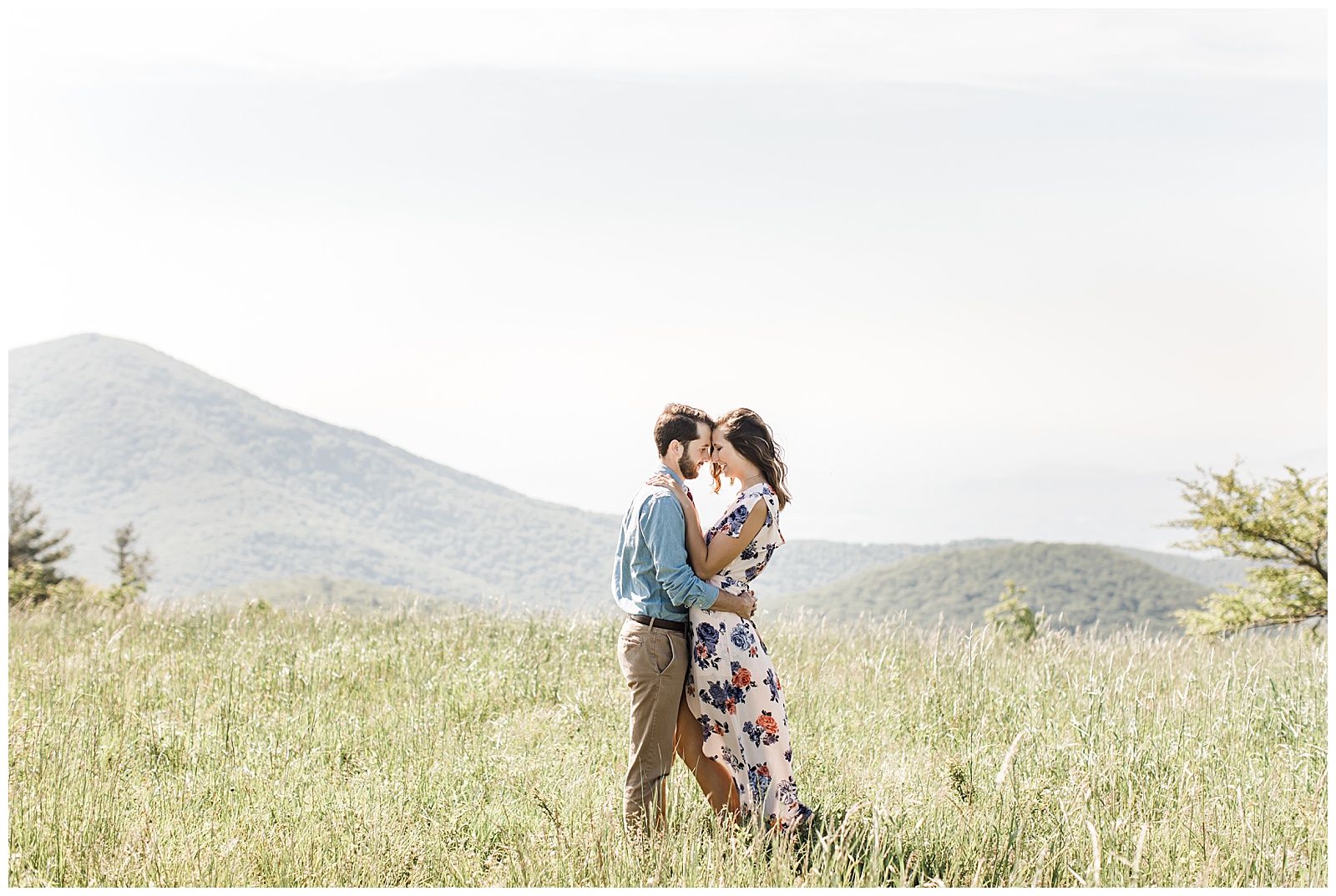 cole-mountain-fields-virginia-engagement-session_0006.jpg