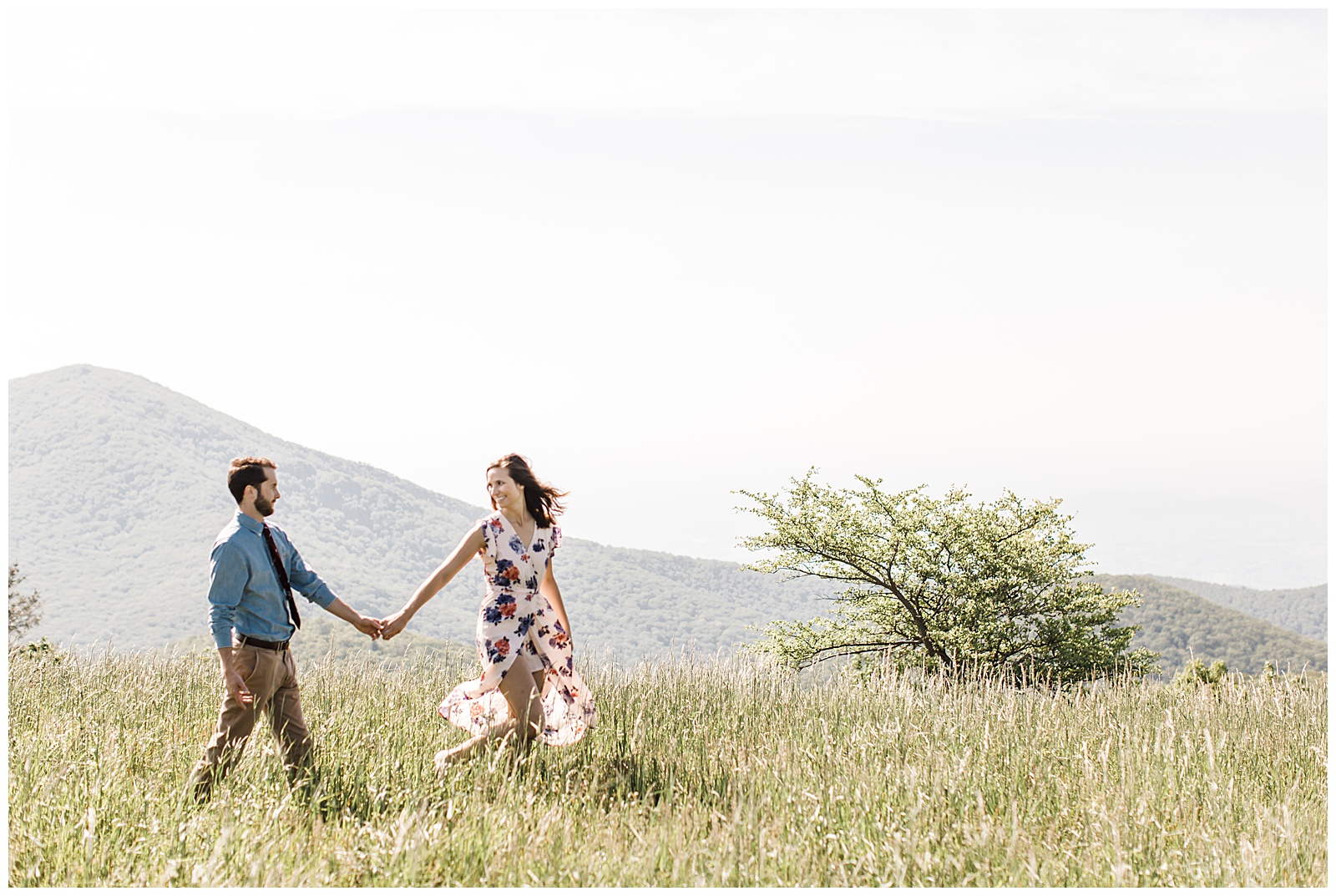cole-mountain-fields-virginia-engagement-session_0014.jpg