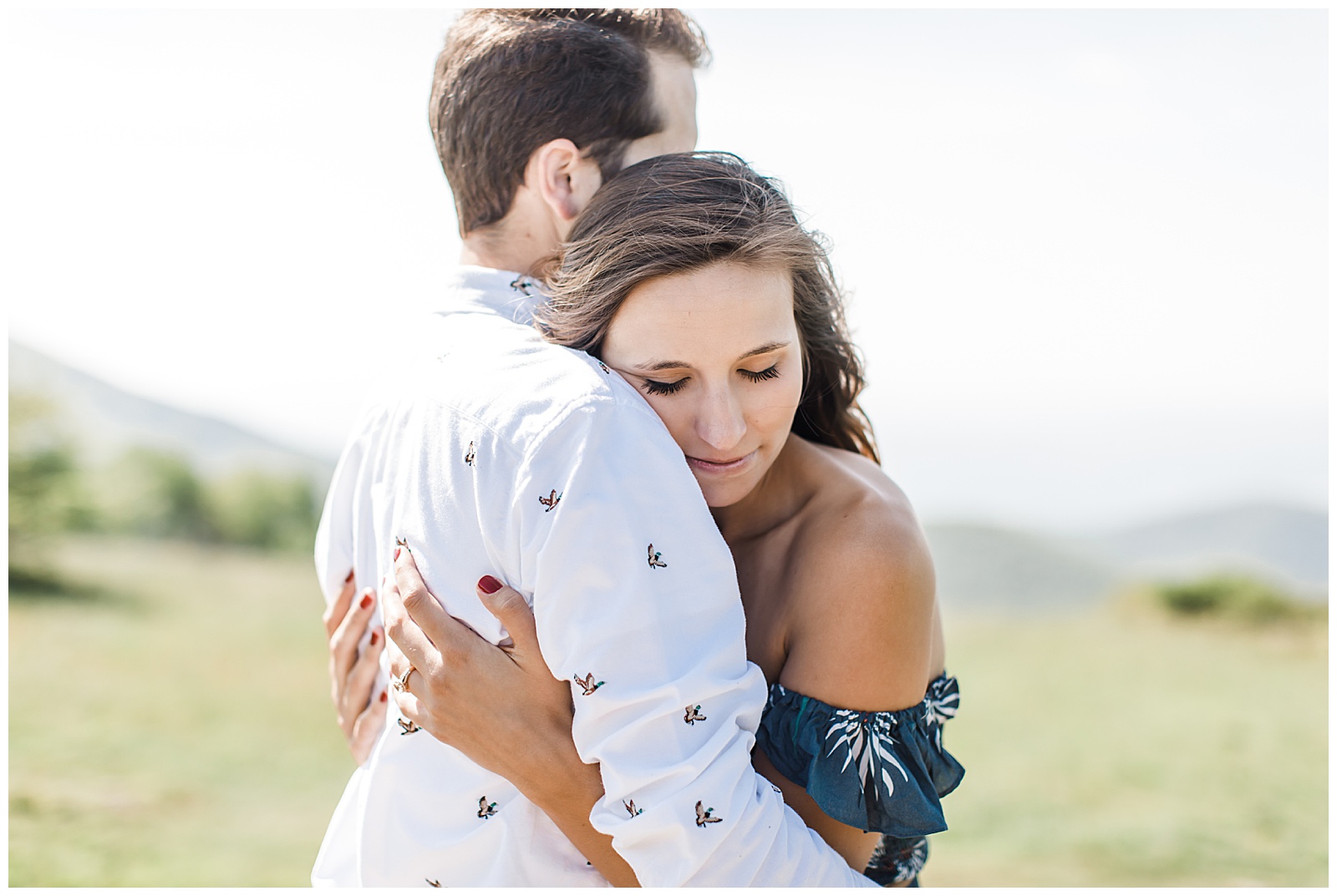 cole-mountain-fields-virginia-engagement-session_0032.jpg