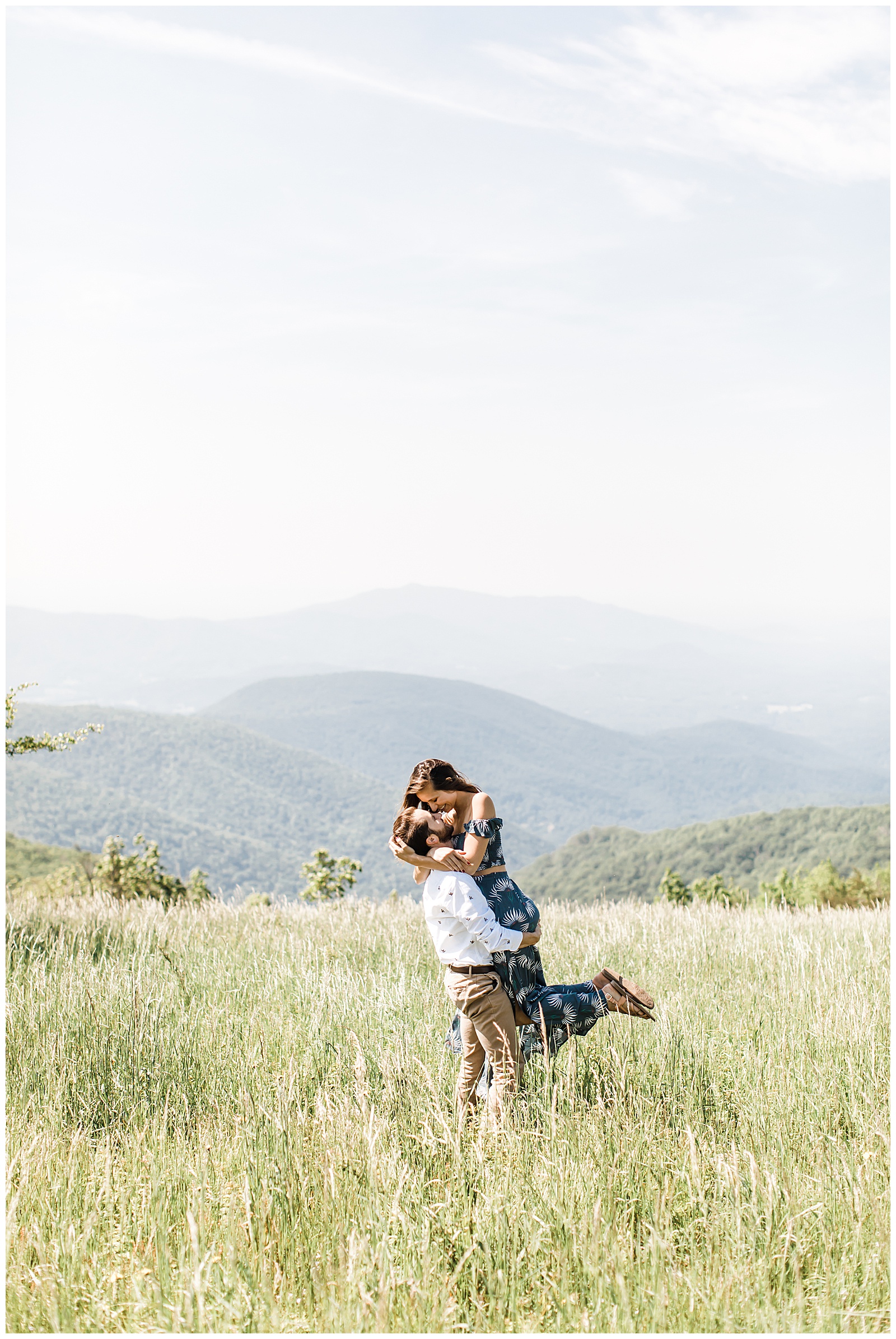 cole-mountain-fields-virginia-engagement-session_0042.jpg