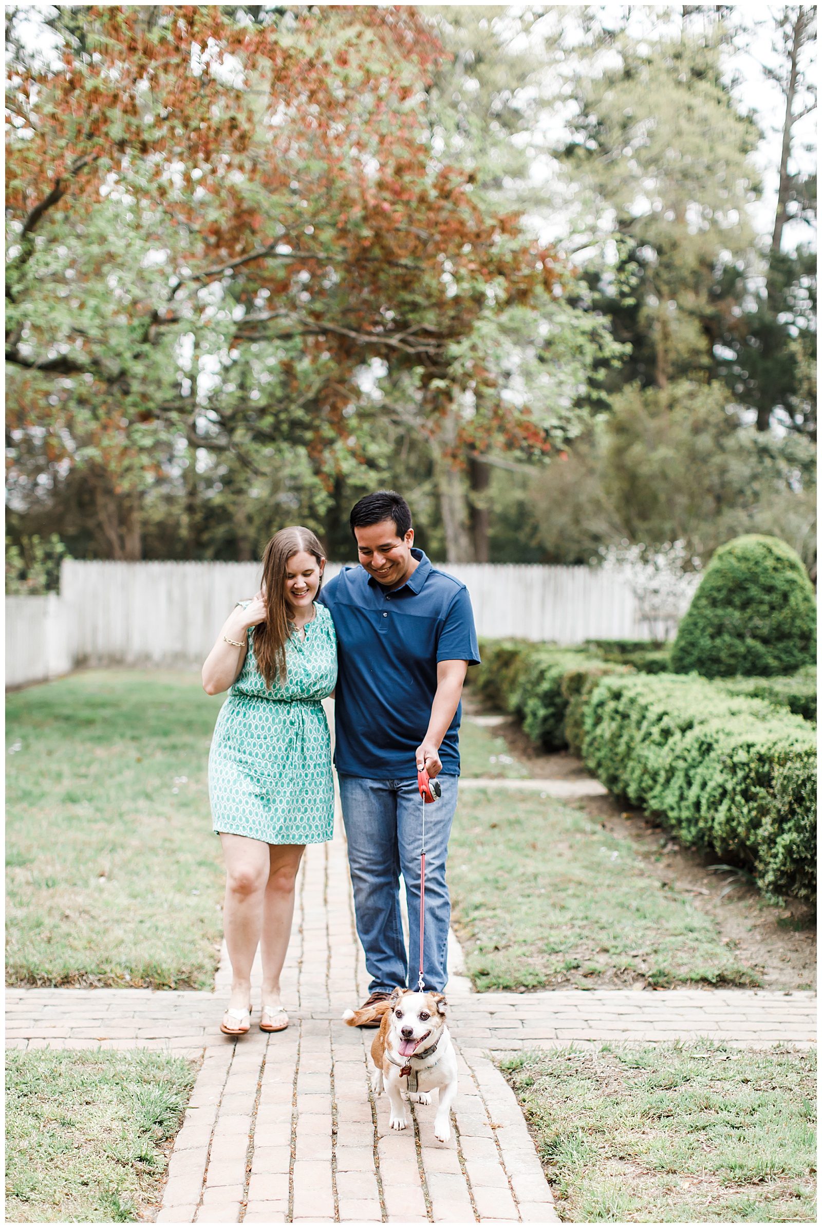 spring-colonial-williamsburg-engagement-session_0012.jpg