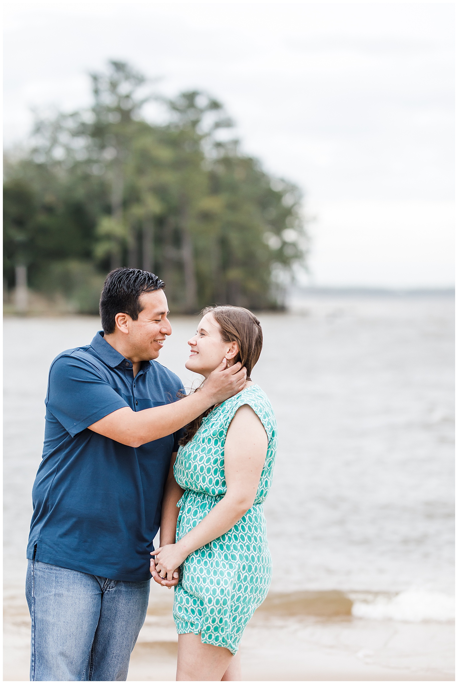 spring-colonial-williamsburg-engagement-session_0047.jpg