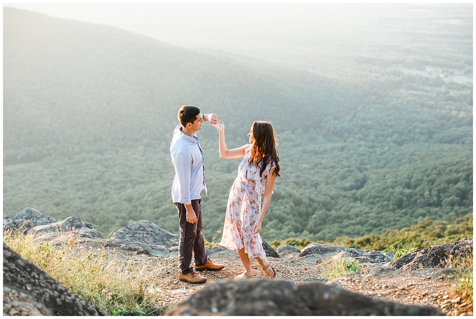 ravens-roost-overlook-blue-ridge-mountains-engagement-session_0076.jpg