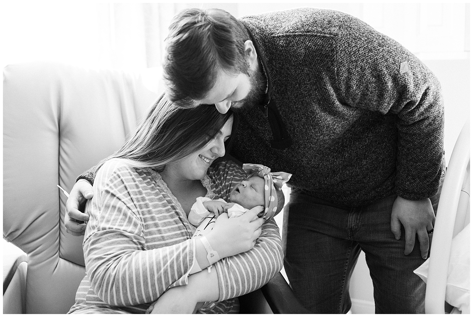 fresh-48-newborn-session-williamsburg-virginia-photographer_0006.jpg
