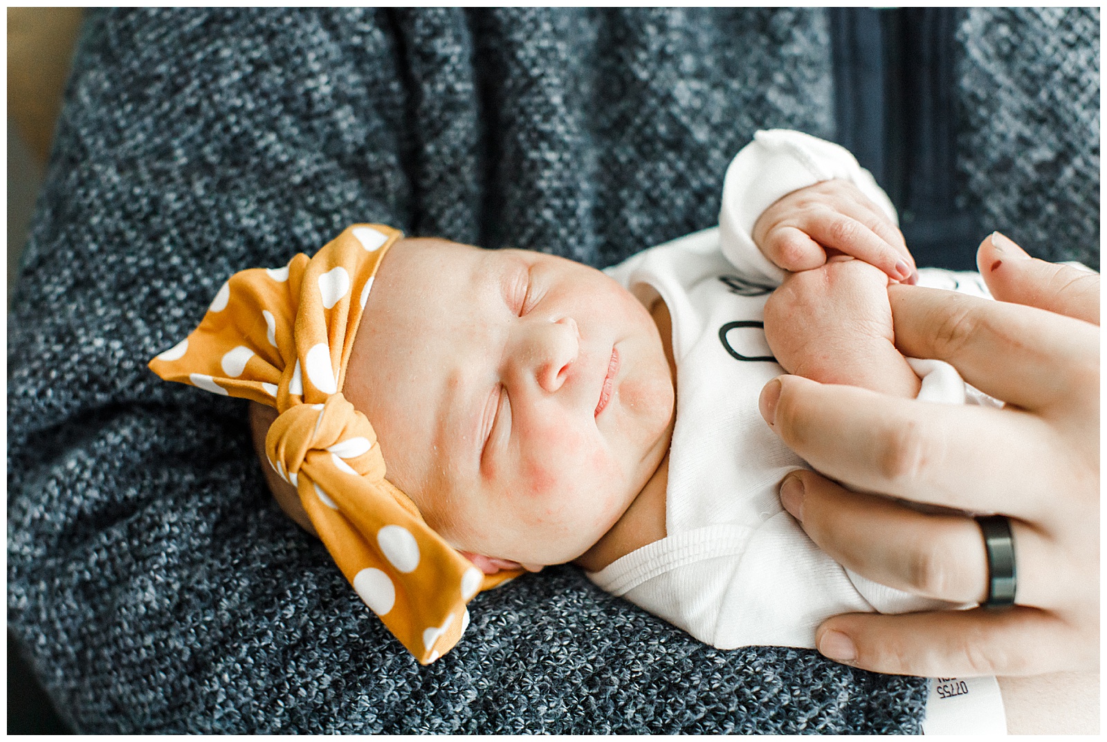 fresh-48-newborn-session-williamsburg-virginia-photographer_0017.jpg