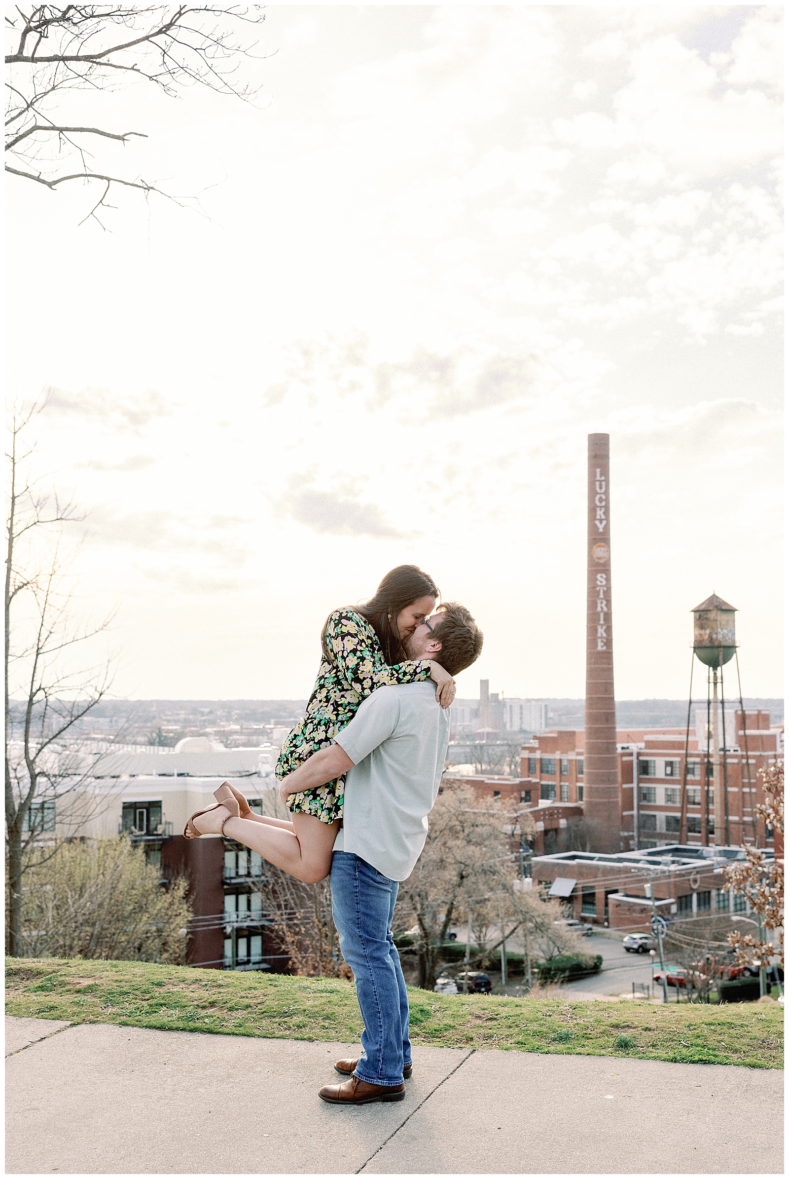 libby-hill-engagement-session-richmond_0010.jpg