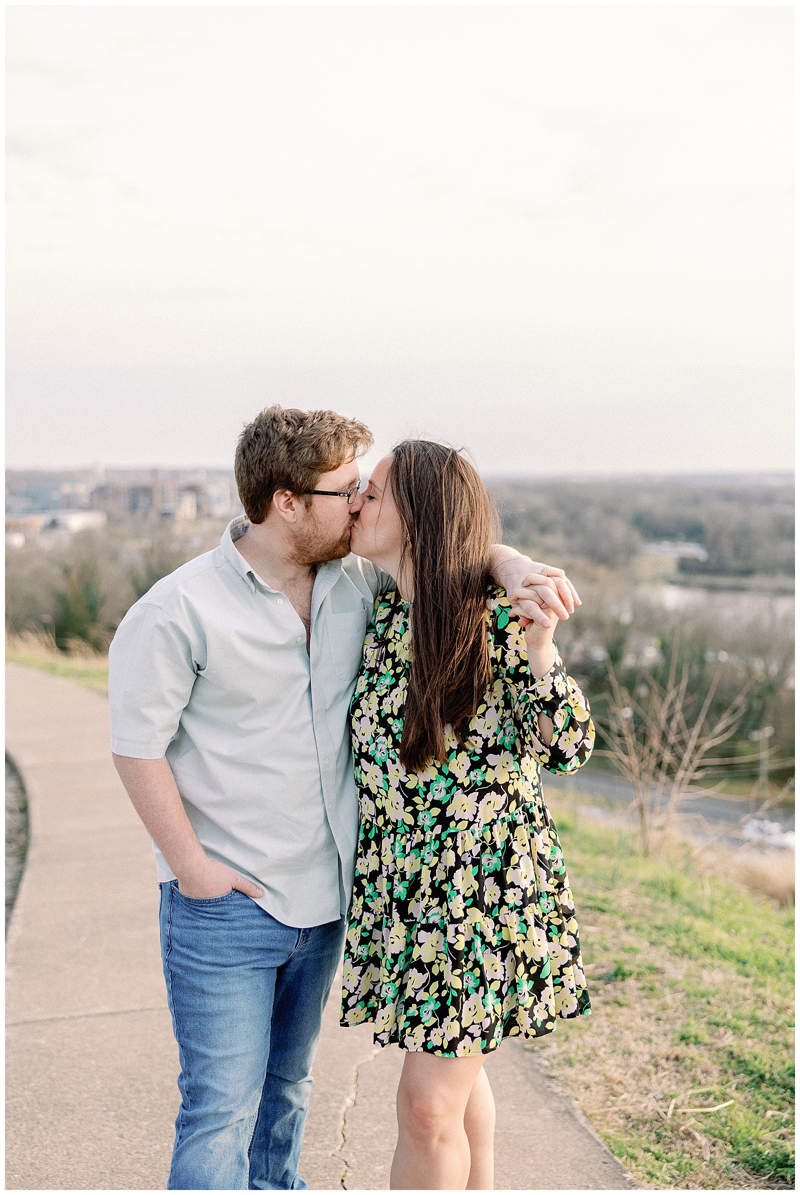 libby-hill-engagement-session-richmond_0015.jpg
