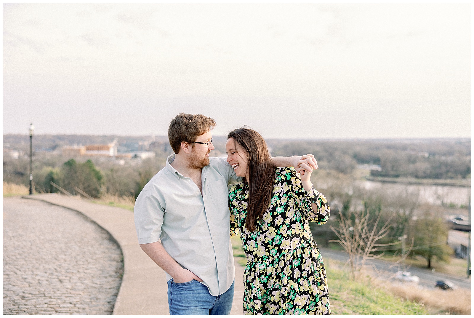 libby-hill-engagement-session-richmond_0016.jpg