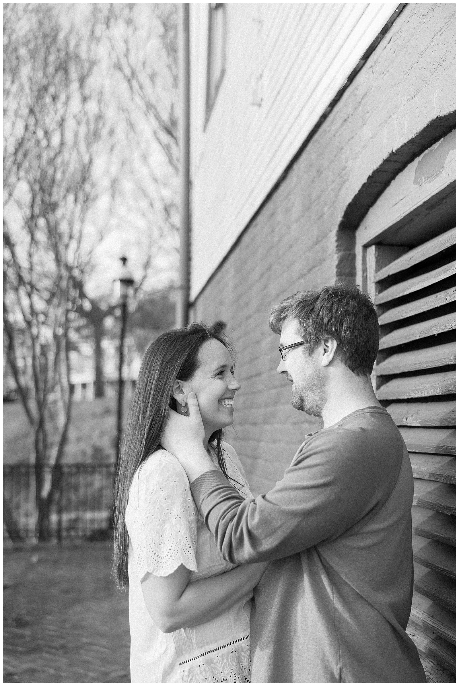 libby-hill-engagement-session-richmond_0021.jpg