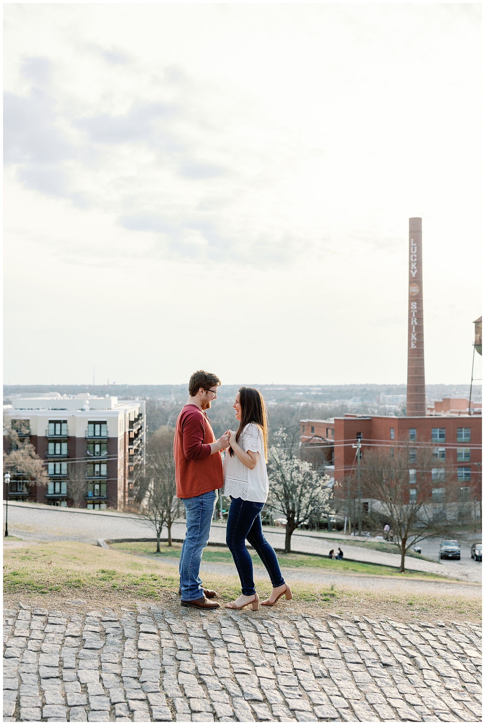 libby-hill-engagement-session-richmond_0026.jpg
